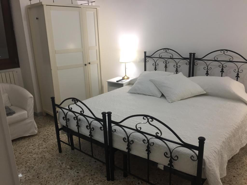 Villino Donna Rita Hotel Lecce Exterior foto
